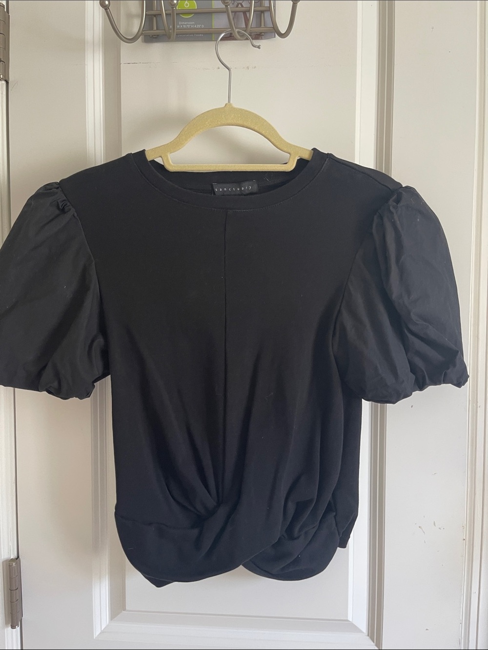 Sanctuary Black Puff-Sleeve Twist-Hem Tee